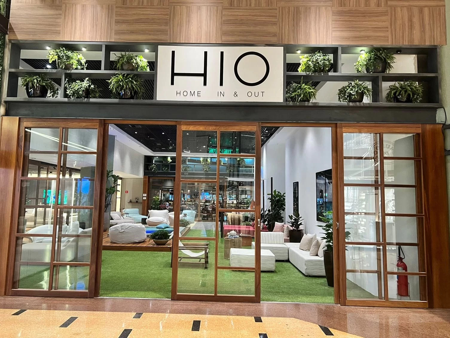 Hio Home In & Out